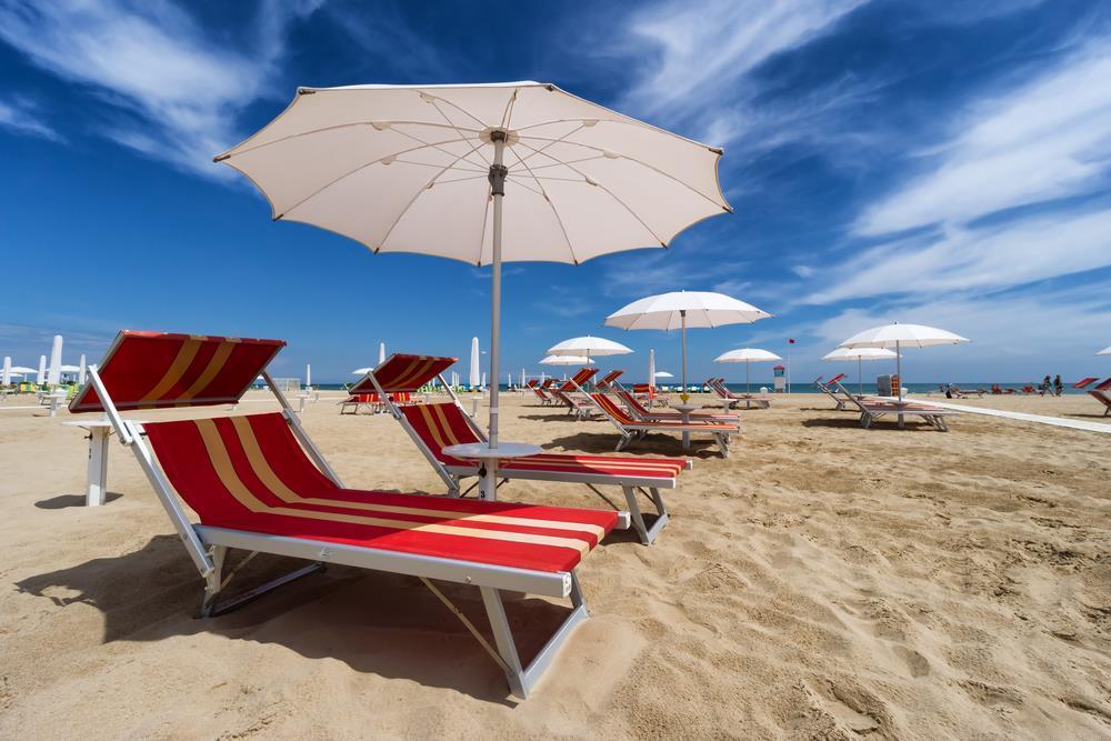 apartmánový dom Gemini s bazénom a záhradou v časti Pineda v Bi