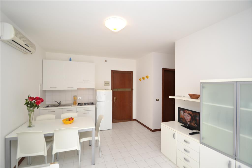 apartmánový dom Gemini s bazénom a záhradou v časti Pineda v Bi