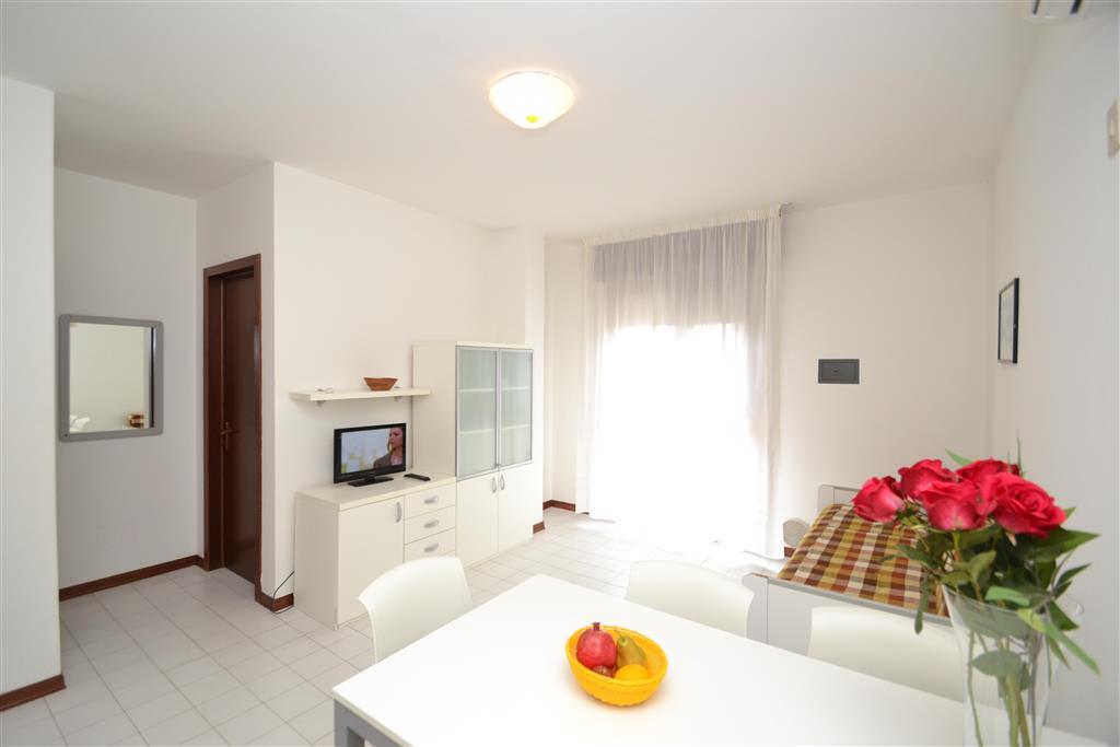 apartmánový dom Gemini s bazénom a záhradou v časti Pineda v Bi
