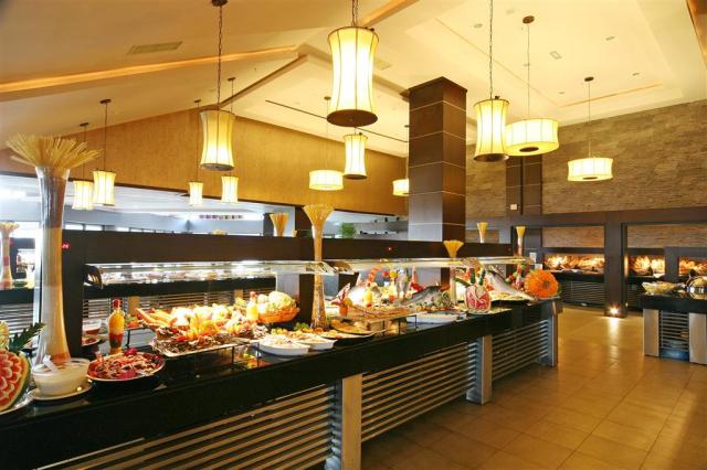 Limak Lara Deluxe - bufetové stoly - letecký zájazd CK  - Turec