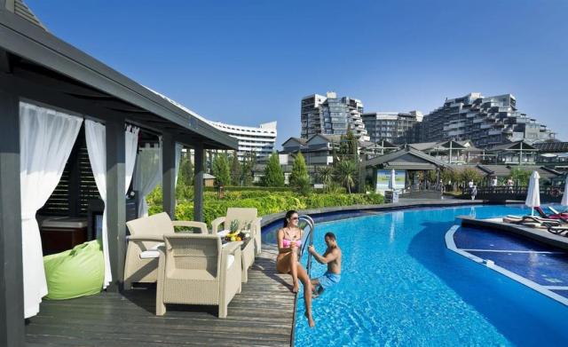 Limak Lara Deluxe - bazén - letecký zájazd CK  - Turecko, Lara