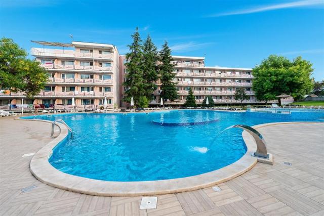 Hotel Belitsa - bazén - letecký a  autobusový zájazd CK  - Bulh