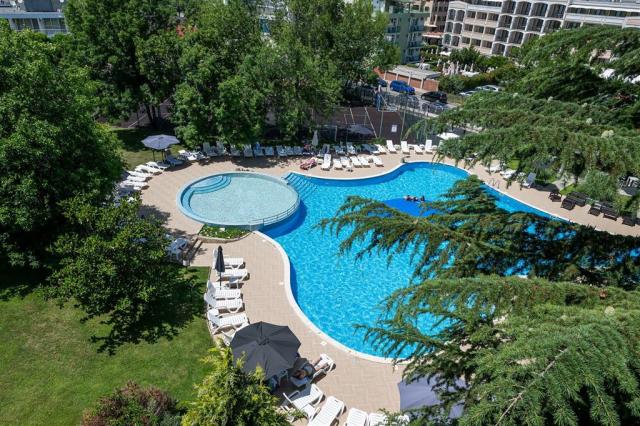 Hotel Belitsa -  bufetové stoly - letecký a  autobusový zájazd 