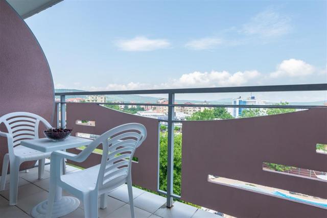 Hotel Belitsa -  balkon - letecký a  autobusový zájazd CK  - Bu