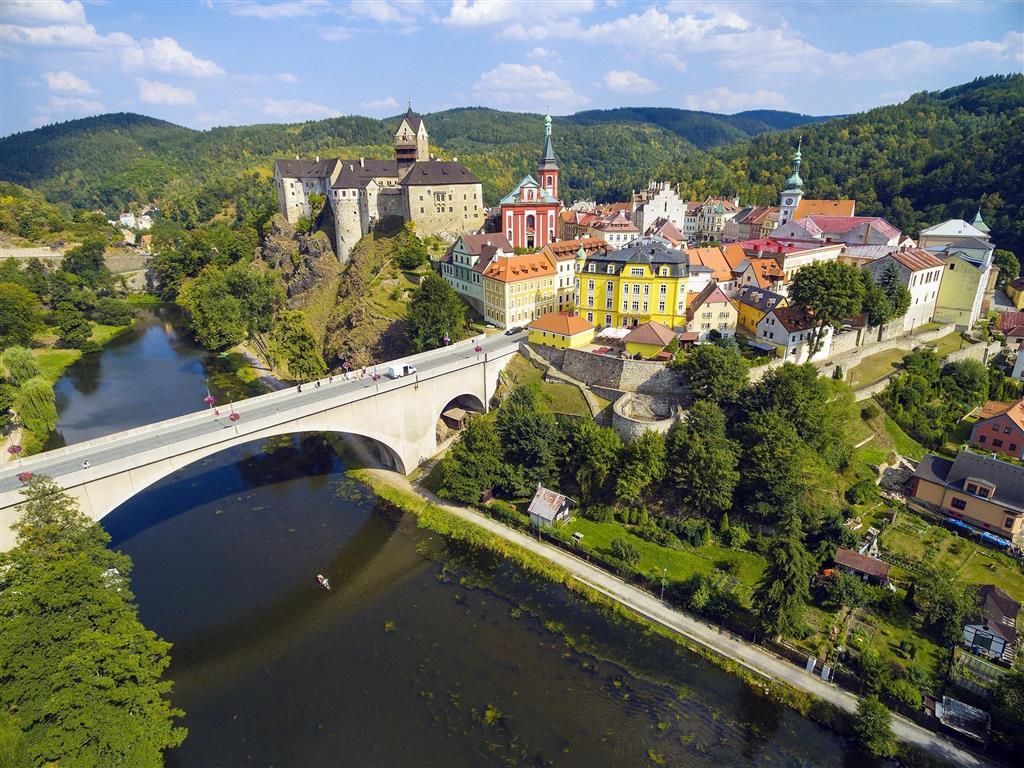 CK , autobusový poznávací zájazd, Zlatý český trojuholník, hrad