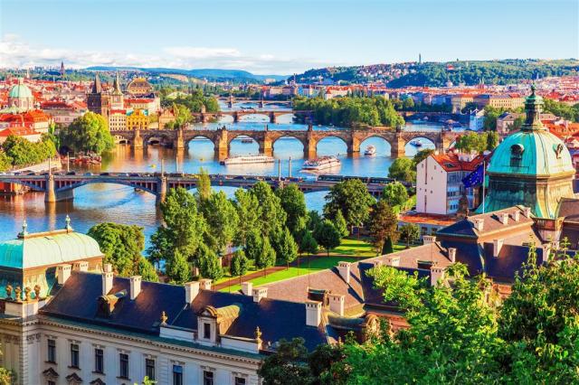 CK , autobusový poznávací zájazd, Praha - zámky a hrady v Čechá