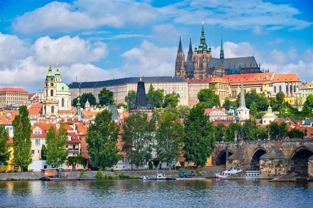 CK , autobusový poznávací zájazd, Praha - zámky a hrady v Čechá