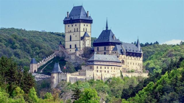 CK , autobusový poznávací zájazd, Praha - zámky a hrady v Čechá