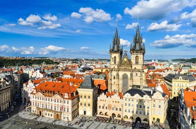 CK , autobusový poznávací zájazd, Praha - zámky a hrady v Čechá