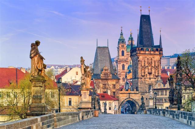 CK , autobusový poznávací zájazd, Praha - zámky a hrady v Čechá