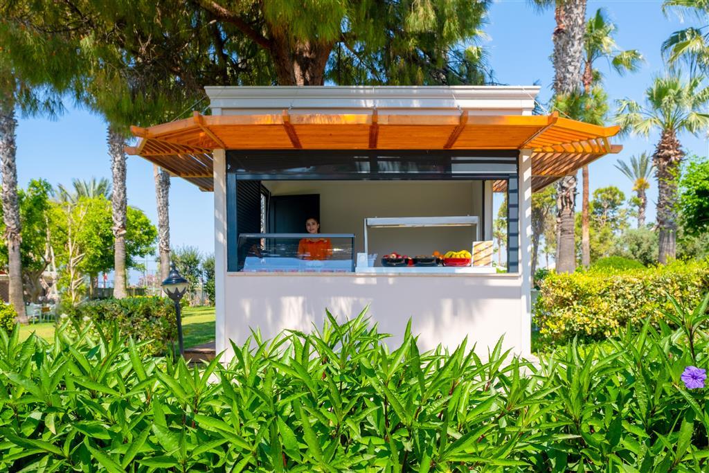 Terrace Hotel - ovocný a zmrzlinový stánok - letecký zájazd od