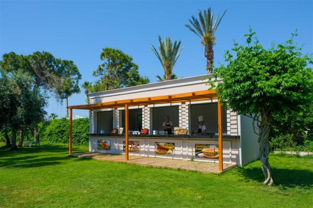Terrace Hotel - stánok s jedlom - letecký zájazd od CK  - Turec