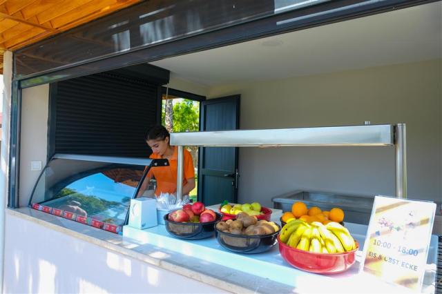 Terrace Hotel - ovocný a zmrzlinový stánok - letecký zájazd od 
