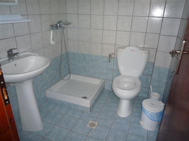 Apartmány Jannis - kúpeľňa - autobusová doprava CK - Grécko, O