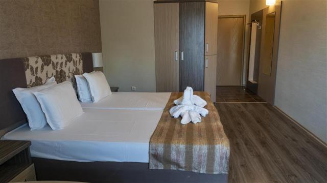 hotel Kotva - izba - letecký a autobusový zájazd CK  - Slnečné 