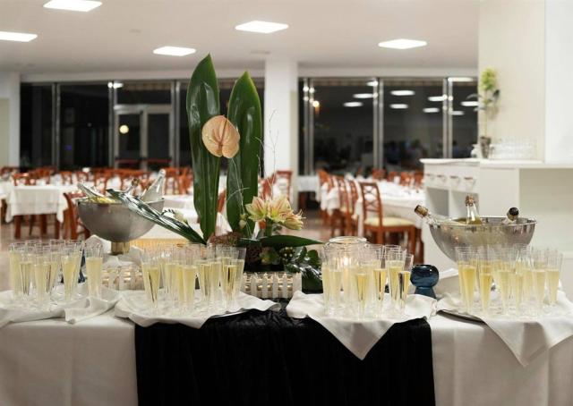 Letecký zájazd Malorka - hotel Beverly Playa - reštaurácia - le