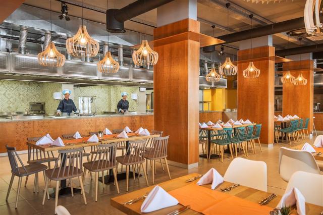 Hotel Melia Sunny Beach - reštaurácia - letecký zájazd CK  - Bu