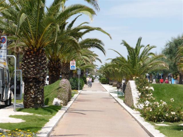 Palazzina Magnolia - cyklistický chodník - zájazd vlastnou dopr