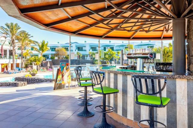 Caybeach Sun - bar - letecký zájazd CK  - Lanzarote, Playa Blan