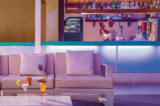 Hotel Grand Teguise Playa - lobby bar - letecký zájazd CK  - La