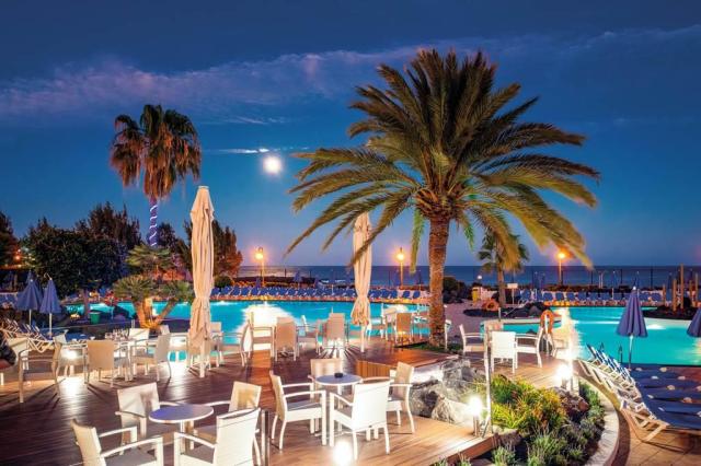 Hotel Grand Teguise Playa - terasa - letecký zájazd CK  - Lanza