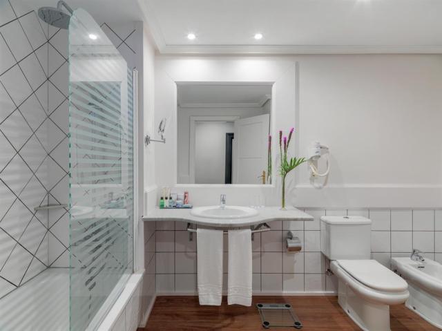 H10 Rubicon Palace - kúpeľňa - letecký zájazd CK  - Lanzarote, 