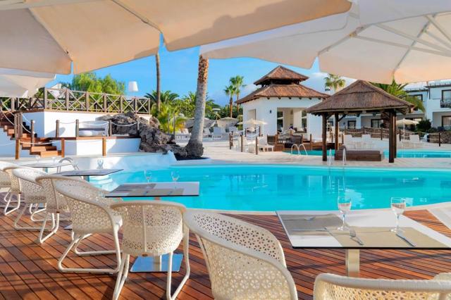 H10 White Suites Boutique Hotel - bazén - letecký zájazd CK  - 