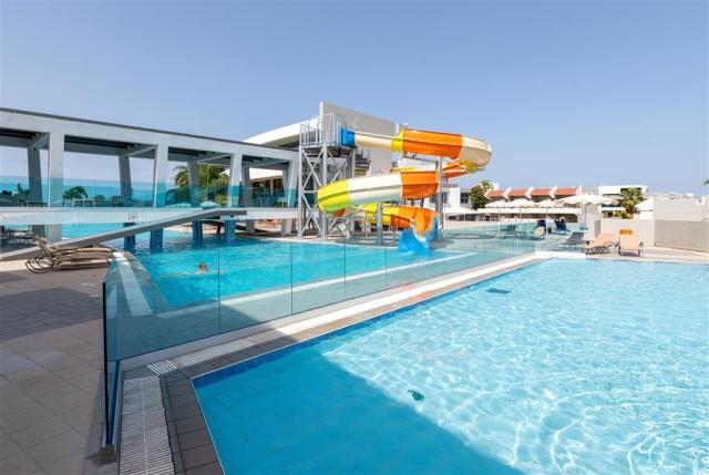 Hotel Virginia - bazén s tobogánom - letecký zájazd CK  - Rodos