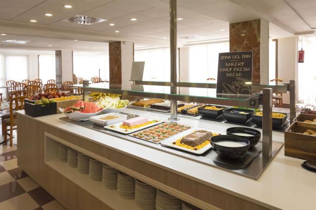 hotel HSM Canarios Park - bufet - letecký zájazd od CK  - Malor