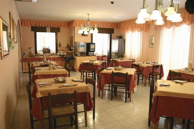 Hotel REX v Lido di Jesolo - Taliansko, zájazdy s CK  autom ale