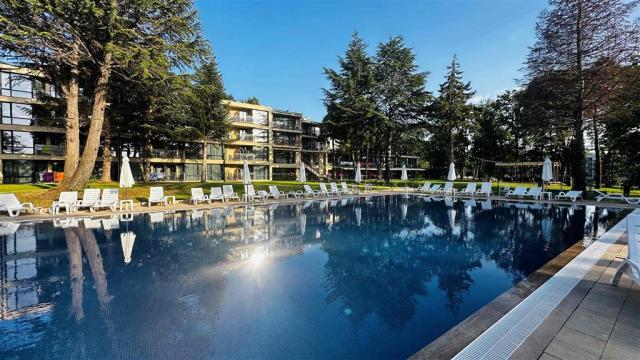 Queen Nelly Park - hotel - letecky a autokarový zájazd s CK  - 