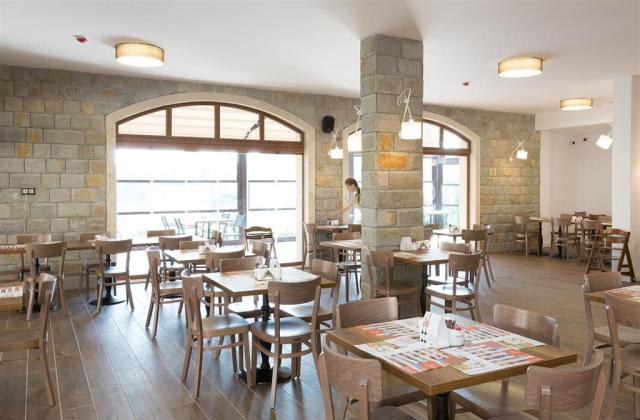 Cascadas Family Resort - reštaurácia - letecký a autobusový záj
