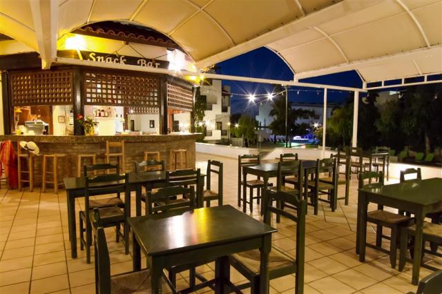 Club Lyda - snack bar - letecký zájazd CK  - Kréta, Gouves