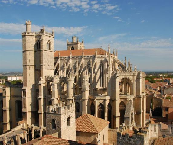 CK , Letecký poznávací zájazd, Mestá pod Pyrenejami, Narbonne