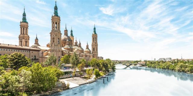 CK , Letecký poznávací zájazd, Mestá pod Pyrenejami, Zaragoza