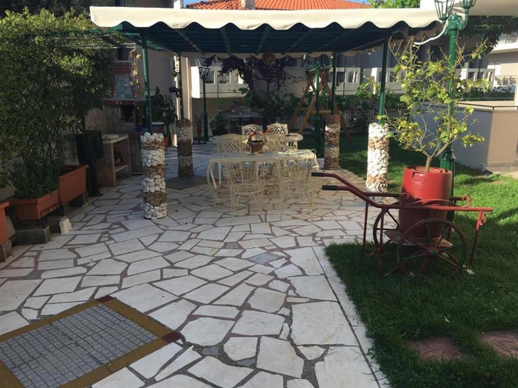 Apartmánový dom Vergina - záhrada - autobusový zájazd CK - Gr