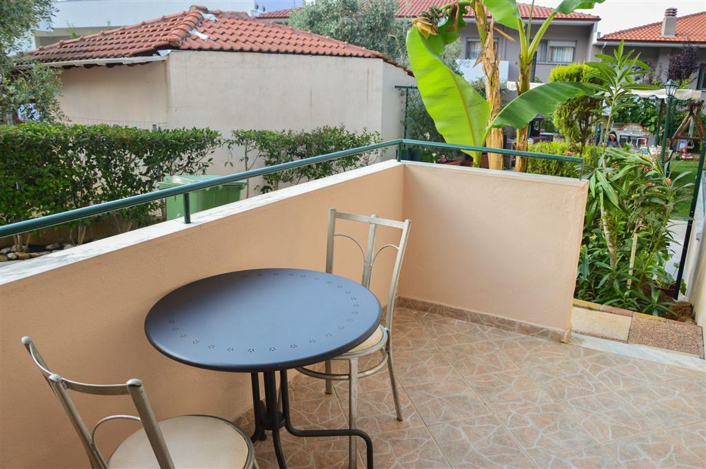 Apartmánový dom Vergina - balkón - autobusový zájazd CK - Gréc