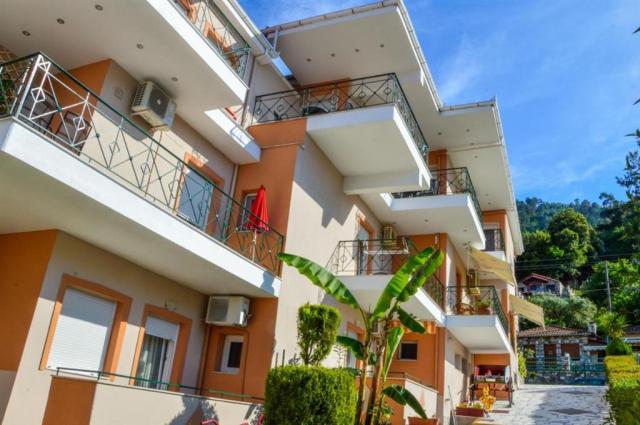 Apartmánový dom Vergina - exteriér - autobusový zájazd CK  - Gr