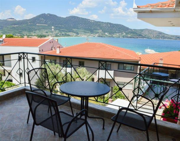 Apartmánový dom Vergina - výhľad - autobusový zájazd CK  - Gréc