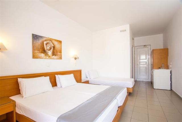 Hotel Tsampika - dvojlôžková izba s prístelkou - letecký zájazd