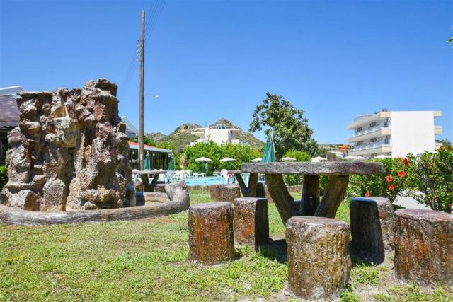 Hotel Tsampika - záhrada - letecký zájazd CK  - Faliraki, Rodos
