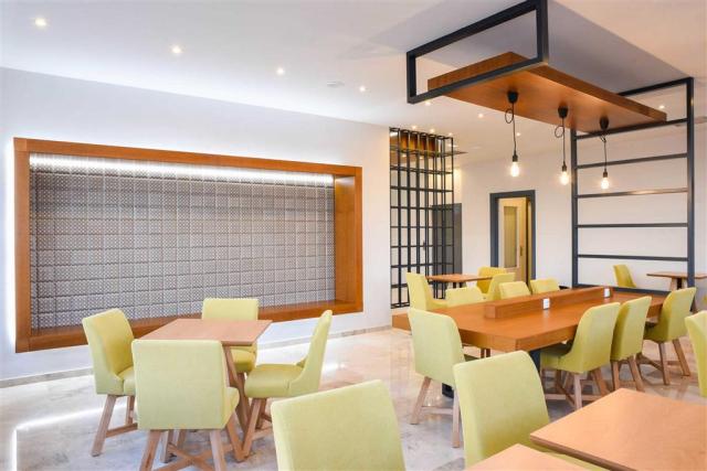 Hotel Tsampika - bar - letecký zájazd CK  - Faliraki, Rodos