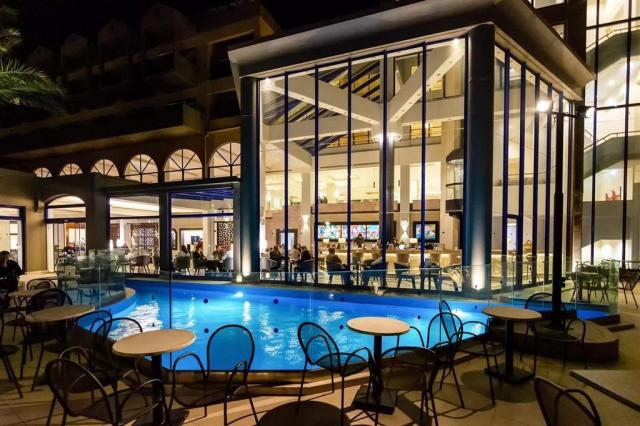 Hotel Kresten Palace - terasa - letecký zájazd CK  - Faliraki,