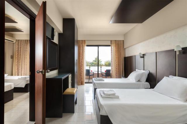 Hotel Rose - štúdio s výhľadom na bazén - letecký zájazd CK  - 