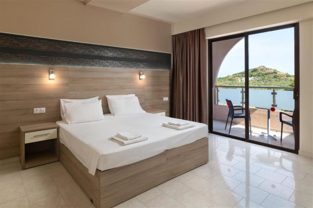 Hotel Rose - štúdio s výhľadom na bazén - letecký zájazd CK  - 