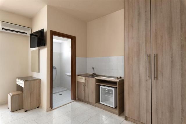 Hotel Rose - štúdio s výhľadom na bazén - letecký zájazd CK  - 