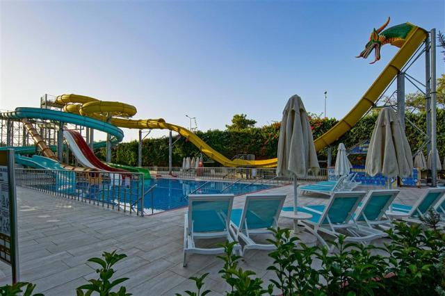 Diamond Premium Hotel & Spa - bazén so šmykľavkami - letecký zá
