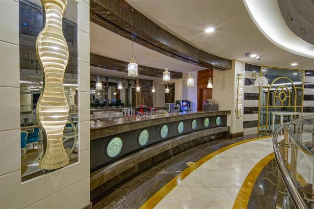 Diamond Premium Hotel & Spa - Petit bar - letecký zájazd CK  - 