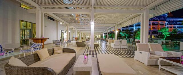 Diamond Premium Hotel & Spa - terasa - letecký zájazd CK  - Tur