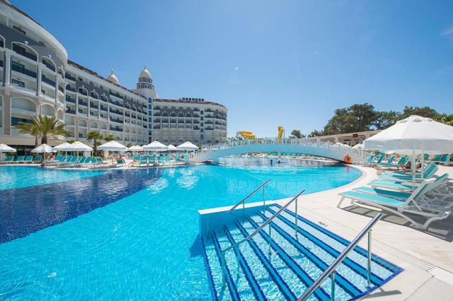 Diamond Premium Hotel & Spa - bazén - letecký zájazd CK  - Ture